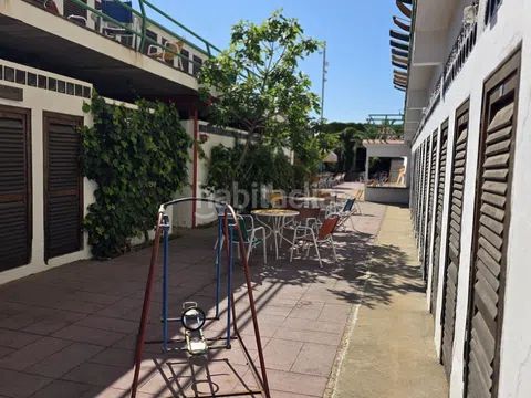 Foto c77e74b0-cb40-46f0-b343-7bcf2b1364ef. Edifici a Centre Badalona