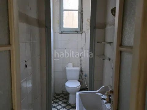 Foto c7dc3dae-2146-43b1-9949-f953f9dd4171. Edifici a Centre Badalona