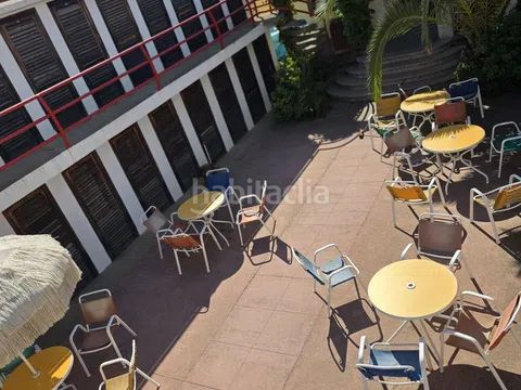 Foto f4ca427d-a89b-457a-9678-32e3d197802f. Edifici a Centre Badalona