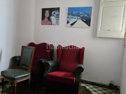 Foto f6797af6-04aa-41e2-b389-a74aa454a9c2. Edifici a Centre Badalona