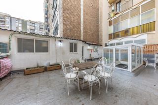 Ground floor  Carrer de la diputació. De 360m2, con terraza privada !