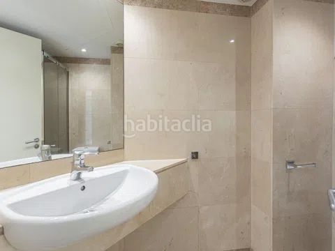 Foto d9fe48e8-84a4-4a8a-b2ff-8443b183d628. Pis amb calefacció piscina a Diagonal Mar i el Front Marítim del Poblenou Barcelona