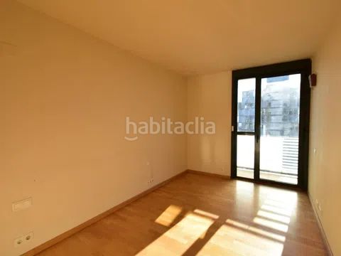 Foto 682e5a48-54ed-47e9-9e29-82a5ff5ee687. Pis amb calefacció piscina a Diagonal Mar i el Front Marítim del Poblenou Barcelona