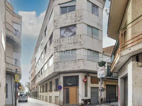 Foto e673fa4d-f0db-402a-ac78-7ba59ef9fea0. Edificio in carrer de jovara 78 in Calella