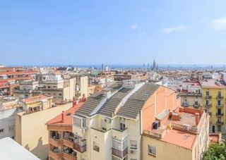 Pis  Carrer de bismarck. Vistas al mar  y  barcelona !