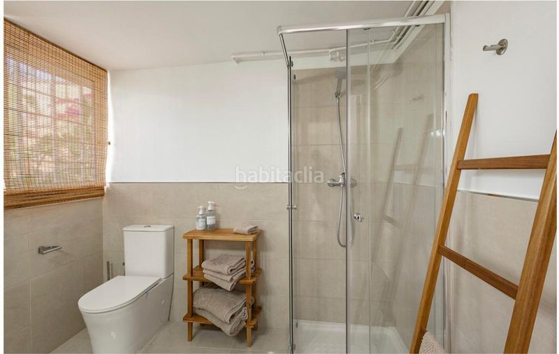 Foto 550b8085-2b3e-405d-9c86-04cb6de5a19e. Casa amb calefacció aparcament piscina a Bruguers Gavà