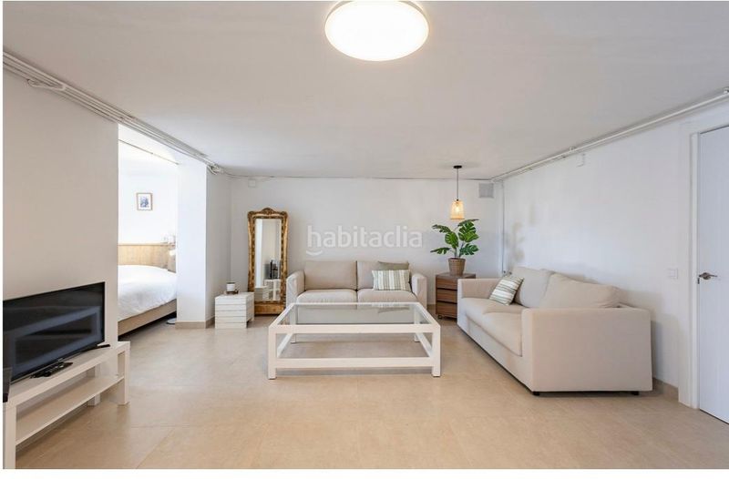 Foto 5749b1e2-8ebb-4e7b-ba3d-dd1a8dda2f9e. Casa amb calefacció aparcament piscina a Bruguers Gavà