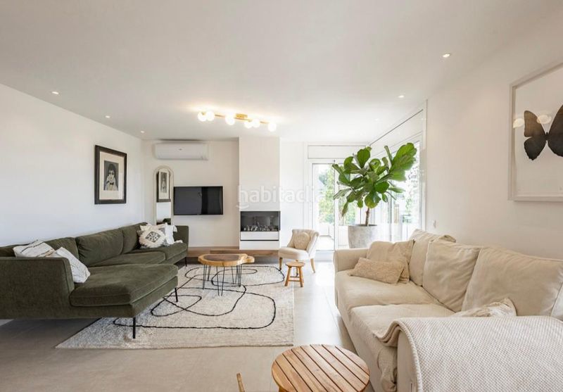 Foto 5c5d37d2-e120-475c-9128-6d4edd5a5f96. Casa amb calefacció aparcament piscina a Bruguers Gavà