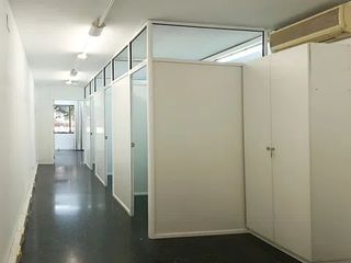 Oficina  Carrer del comte borrell. Centrica, con acceso privado !