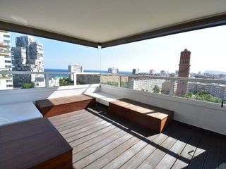 Lloguer Pis  Carrer de la selva de mar. Alto con terraza y vistas mar y la ciudad !