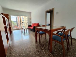 Lloguer Pis  Carrer de felip ii. Alto con balcon, muebles, 4 hab, 2 baños