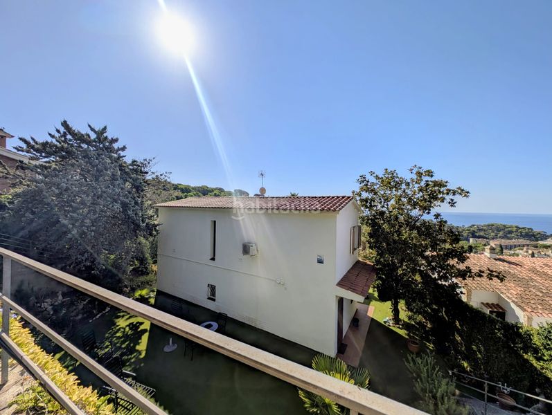 Foto e053346d-c042-48f1-9a32-1ecdf8a9ba15. Casa amb calefacció aparcament a Roca Grossa Lloret de Mar