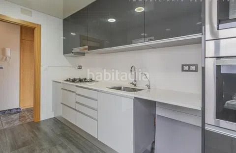 Foto 50519adb-8b38-43a2-88a6-1540e64f6e79. Pis a Almeda - El Corte Inglés Cornellà de Llobregat