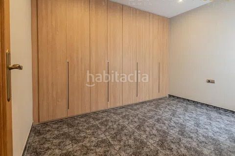 Foto e9109316-e7b0-46bb-b3f2-a66da1ed566a. Pis a Almeda - El Corte Inglés Cornellà de Llobregat