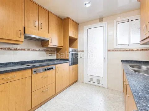 Foto 3a327552-26f8-41a5-be70-4768cb991df0. Flat with heating in Can Peguera Barcelona