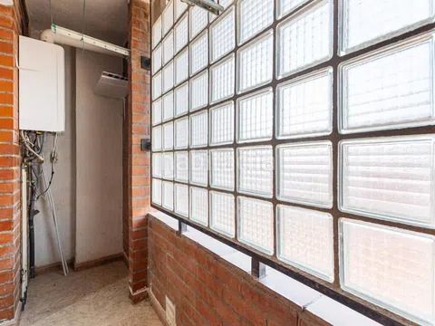 Foto a2fd89c6-8e52-47c2-95a5-bb42f47f288a. Flat with heating in Can Peguera Barcelona