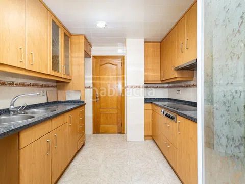 Foto b0dace9e-e470-43f0-9e4f-58a0f43ecac6. Flat with heating in Can Peguera Barcelona