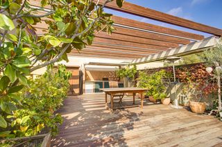 Duplex  Carrer dolors modolell. Ático-dúplex con terraza de 65 m²  con vistas.