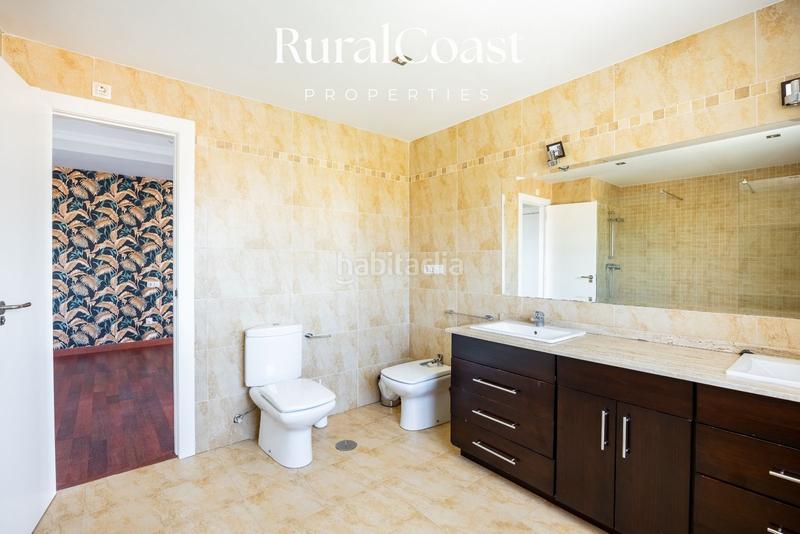 Foto ebf170bd-7064-4c90-80db-0589eb781ca5. Chalet magnifica villa de 500m2, 1200m2 parcela, 5 habitaciones, 3 baños, sótano, calefacción, aire acondicionado y piscina. en Busot