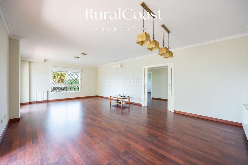 Foto 0d67995c-2e39-4dd4-876b-c2ba8d00372a. Chalet magnifica villa de 500m2, 1200m2 parcela, 6 habitaciones, 3 baños, sótano, calefacción, aire acondicionado y piscina. en Busot