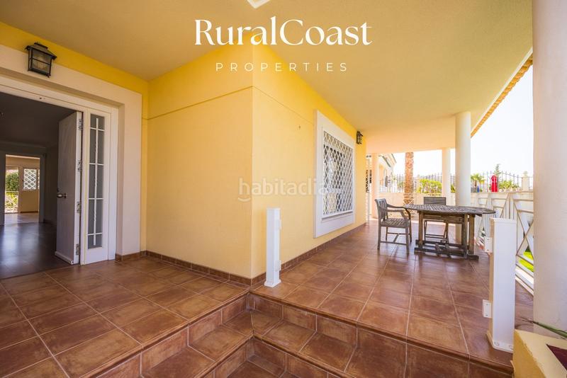 Foto 0e6f2a24-aba1-4097-8d26-e31d066ffd8a. Chalet magnifica villa de 500m2, 1200m2 parcela, 6 habitaciones, 3 baños, sótano, calefacción, aire acondicionado y piscina. en Busot