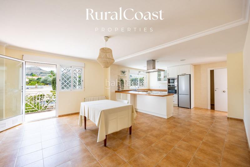 Foto 11429ace-9c52-44ec-88fb-57fa9464c0f5. Chalet magnifica villa de 500m2, 1200m2 parcela, 6 habitaciones, 3 baños, sótano, calefacción, aire acondicionado y piscina. en Busot