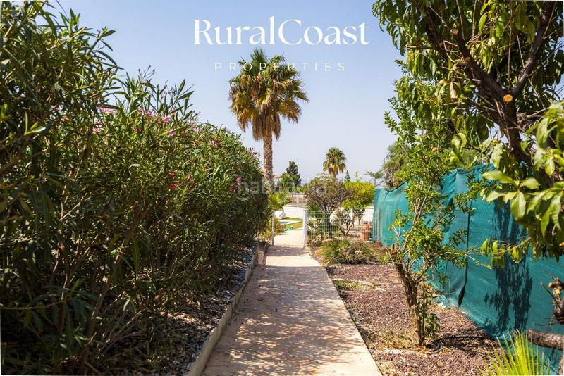 Foto 1fa7e1f9-51d9-4e4b-ac79-146576273053. Chalet magnifica villa de 500m2, 1200m2 parcela, 6 habitaciones, 3 baños, sótano, calefacción, aire acondicionado y piscina. en Busot