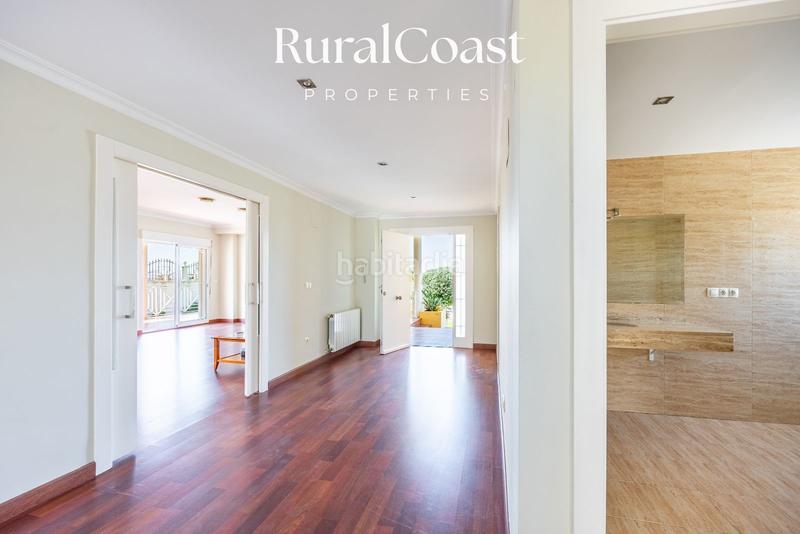 Foto 294efb92-6d48-4249-b43a-c63ee1a7b94d. Chalet magnifica villa de 500m2, 1200m2 parcela, 6 habitaciones, 3 baños, sótano, calefacción, aire acondicionado y piscina. en Busot