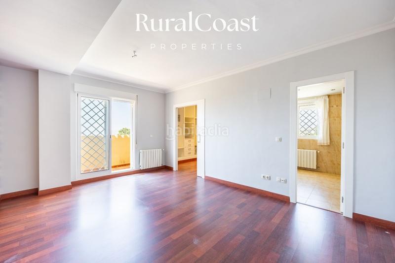 Foto 45ea1ae0-d467-42cc-a56a-4dca63a0aaf1. Chalet magnifica villa de 500m2, 1200m2 parcela, 6 habitaciones, 3 baños, sótano, calefacción, aire acondicionado y piscina. en Busot