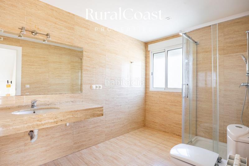 Foto 710f8b39-34f5-4ed7-b4fd-df77e4116f9f. Chalet magnifica villa de 500m2, 1200m2 parcela, 6 habitaciones, 3 baños, sótano, calefacción, aire acondicionado y piscina. en Busot