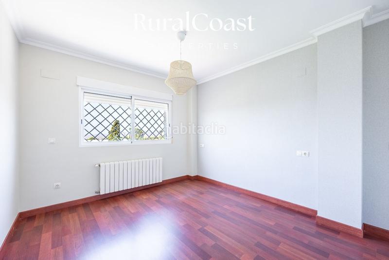 Foto 75502792-513a-4cd3-ae05-be309c9b897f. Chalet magnifica villa de 500m2, 1200m2 parcela, 6 habitaciones, 3 baños, sótano, calefacción, aire acondicionado y piscina. en Busot