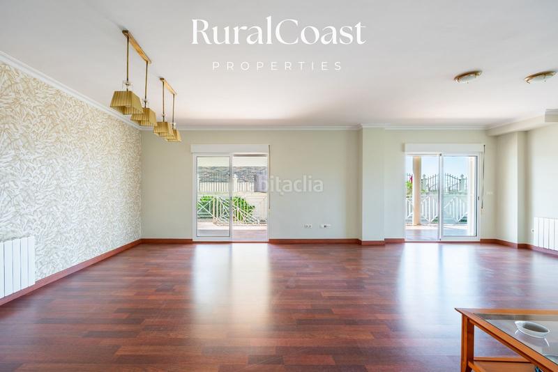 Foto 79487bad-8ef6-40e7-9e62-9ce01a53cffd. Chalet magnifica villa de 500m2, 1200m2 parcela, 6 habitaciones, 3 baños, sótano, calefacción, aire acondicionado y piscina. en Busot