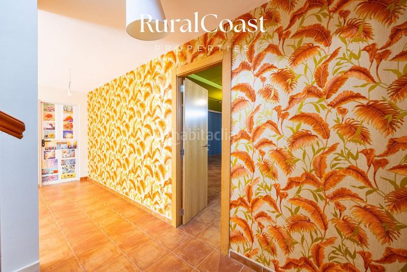 Foto 7b14a4a9-5b78-4e8d-9099-fbb1ad873f72. Chalet magnifica villa de 500m2, 1200m2 parcela, 6 habitaciones, 3 baños, sótano, calefacción, aire acondicionado y piscina. en Busot