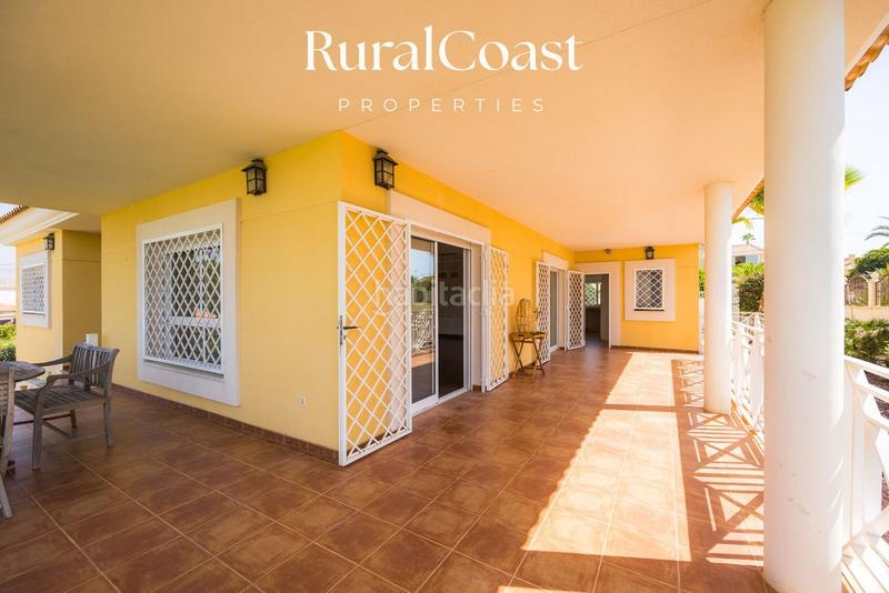 Foto 91769620-f840-42c4-8a2c-4fd22919a88f. Chalet magnifica villa de 500m2, 1200m2 parcela, 6 habitaciones, 3 baños, sótano, calefacción, aire acondicionado y piscina. en Busot