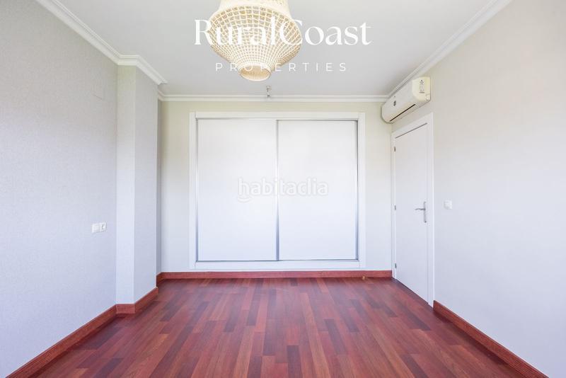 Foto 921045a9-e711-4751-9057-e2e57a15e8e6. Chalet magnifica villa de 500m2, 1200m2 parcela, 6 habitaciones, 3 baños, sótano, calefacción, aire acondicionado y piscina. en Busot