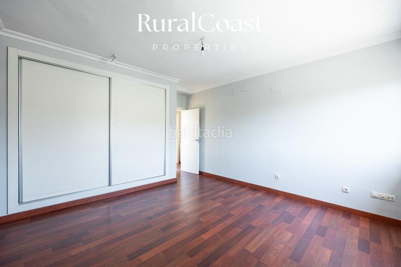 Foto af586caf-6aa8-4106-8ecc-24df48509dfa. Chalet magnifica villa de 500m2, 1200m2 parcela, 6 habitaciones, 3 baños, sótano, calefacción, aire acondicionado y piscina. en Busot