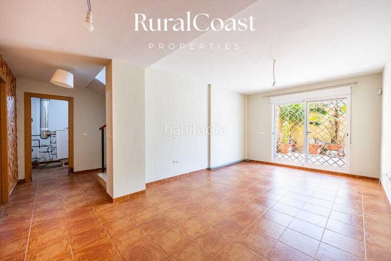 Foto efdefa4c-3f65-4e04-b07c-658ae221467f. Chalet magnifica villa de 500m2, 1200m2 parcela, 6 habitaciones, 3 baños, sótano, calefacción, aire acondicionado y piscina. en Busot