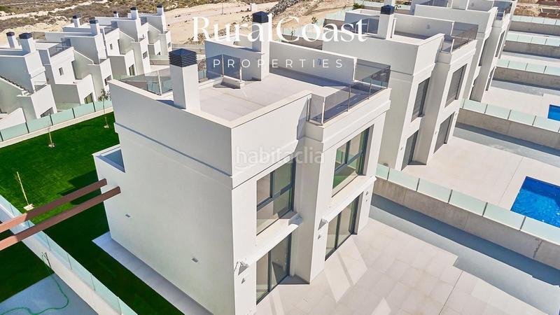Foto 12409c94-96d8-47ec-a9a1-3d86833480d0. Chalet  independiente de 118m2 en el campello. piscina privada y vistas al mar y montaña en Mutxamel