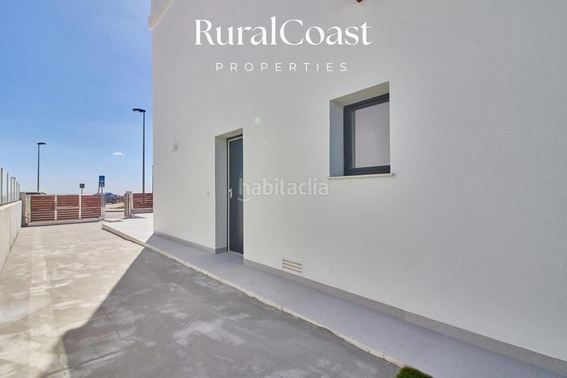 Foto 214f6a8a-38af-4288-a3ff-56941951b19d. Chalet  independiente de 118m2 en el campello. piscina privada y vistas al mar y montaña en Mutxamel