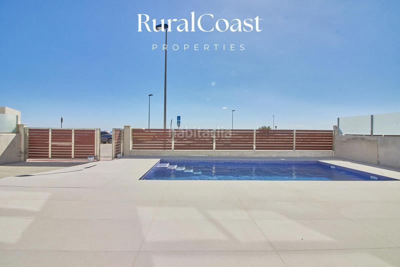 Foto 436810c0-5121-4a1b-b3ec-242239c3c621. Chalet  independiente de 118m2 en el campello. piscina privada y vistas al mar y montaña en Mutxamel