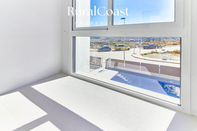 Foto 59bee1ec-95ec-4bf0-98c6-4102019e12de. Chalet  independiente de 118m2 en el campello. piscina privada y vistas al mar y montaña en Mutxamel