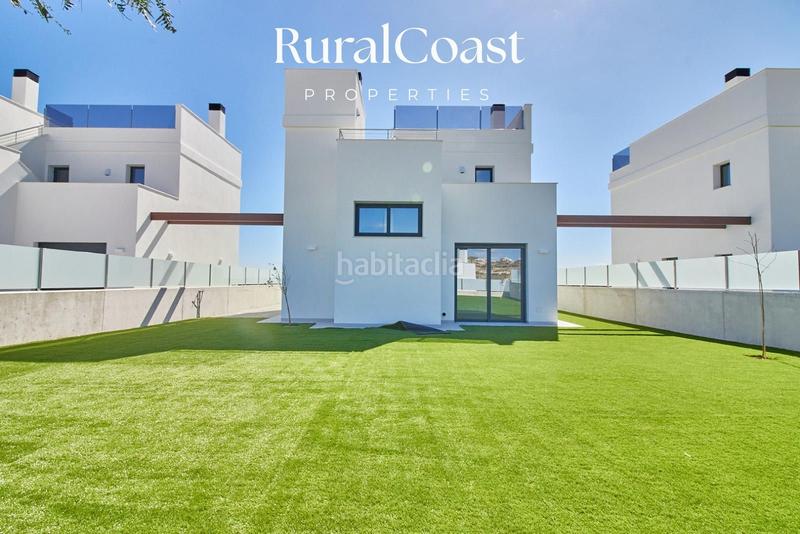 Foto 7db435a8-a9c1-46f1-8386-68195e91c3d1. Chalet  independiente de 118m2 en el campello. piscina privada y vistas al mar y montaña en Mutxamel