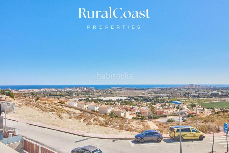 Foto 828312b8-ace1-4dbc-bbf1-2948869a013b. Chalet  independiente de 118m2 en el campello. piscina privada y vistas al mar y montaña en Mutxamel