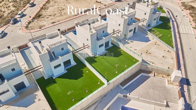Foto 849d2f7b-01d9-449f-929c-1aab71ac91d8. Chalet  independiente de 118m2 en el campello. piscina privada y vistas al mar y montaña en Mutxamel