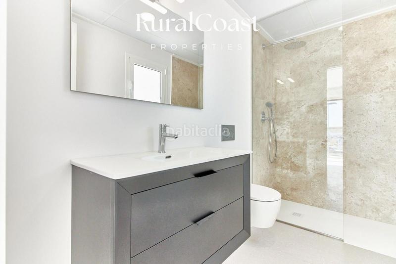 Foto 8c13b606-78e0-42ce-b4b5-7b7e342e05e7. Chalet  independiente de 118m2 en el campello. piscina privada y vistas al mar y montaña en Mutxamel