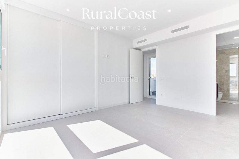Foto 931cc456-e6b5-4e51-9e3a-64ed900135c6. Chalet  independiente de 118m2 en el campello. piscina privada y vistas al mar y montaña en Mutxamel