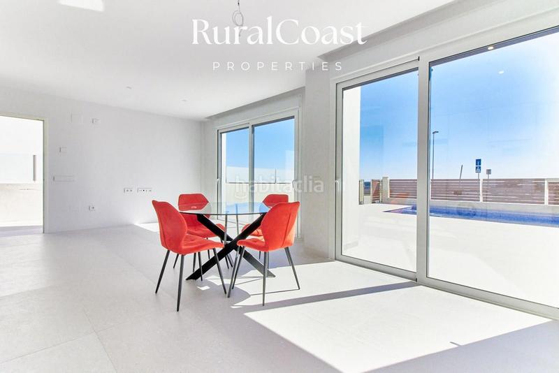 Foto 9987d11d-0ac9-43a0-859d-ec91312026b8. Chalet  independiente de 118m2 en el campello. piscina privada y vistas al mar y montaña en Mutxamel