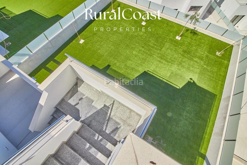 Foto a16a81f3-89a4-48f9-b2b9-bbb7d64993f7. Chalet  independiente de 118m2 en el campello. piscina privada y vistas al mar y montaña en Mutxamel