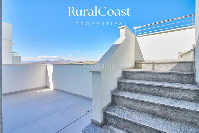 Foto bbcc557f-3359-40eb-9f59-b555c3140317. Chalet  independiente de 118m2 en el campello. piscina privada y vistas al mar y montaña en Mutxamel