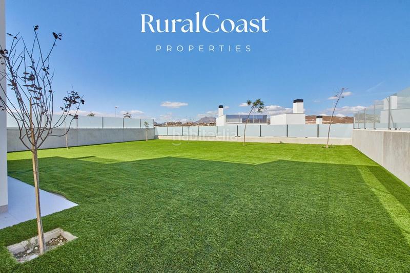 Foto bca2a3ac-98ae-43a4-9805-86f82196a4b3. Chalet  independiente de 118m2 en el campello. piscina privada y vistas al mar y montaña en Mutxamel